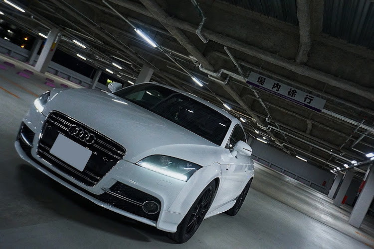TT クーペのAudi・TT・SLINE・quattroに関するカスタム事例の投稿画像1枚目