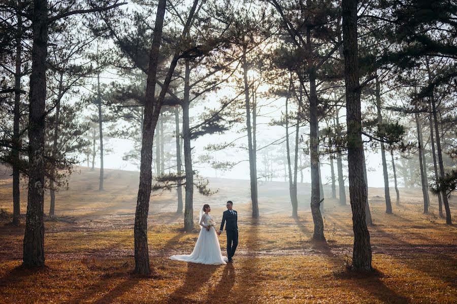 शादी का फोटोग्राफर Duy Demi (duydemi)। अप्रैल 27 2023 का फोटो