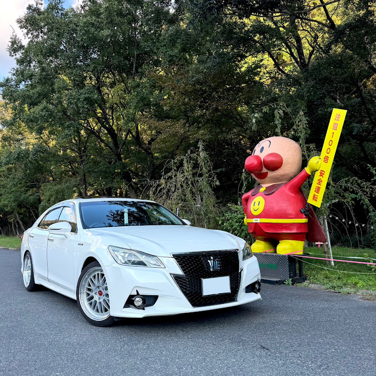 クラウンアスリートの11月もよろしくお願いします・アンパンマン・コラボに関するカスタム事例の投稿画像1枚目