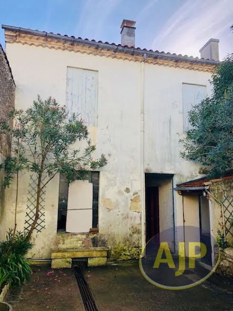 Vente maison 5 pièces 165 m² à Lesparre-Médoc (33340), 196 500 €