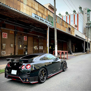 NISSAN GT-R