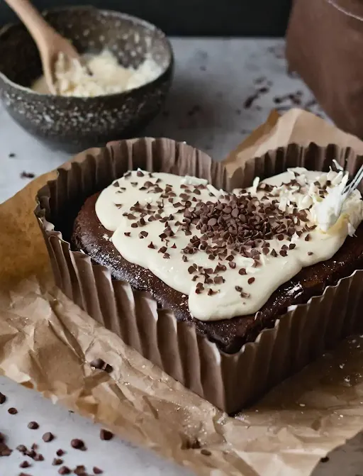 Swiss White Chocolate Brownie Heart Cake [300 Grams]