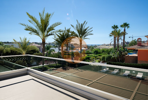 Villa avec piscine en bord de mer 2