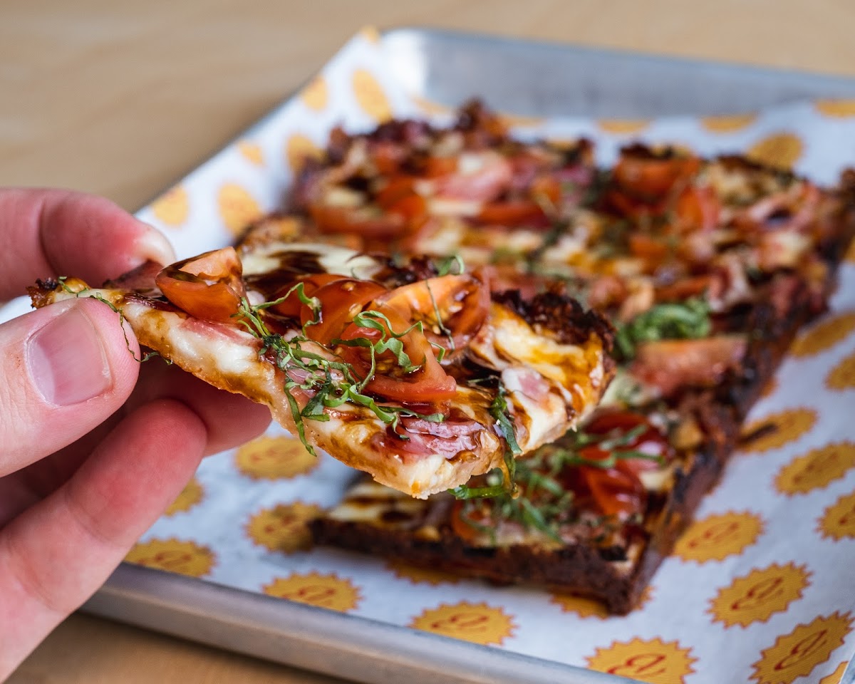 A close-up picture of our gluten-free TellTale Moozadell pizza featuring our cauliflower crust