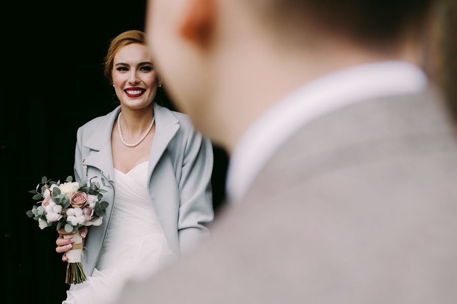 Wedding photographer Liza Karazhova (lizaka). Photo of 21 December 2015