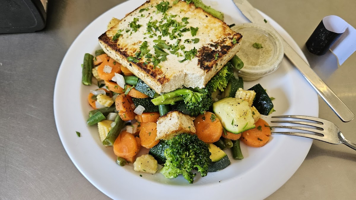 Combo with tofu, vegetables, lemon thyme vinaigrette