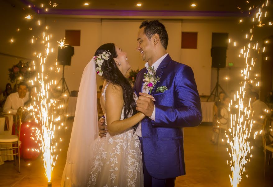 Wedding photographer Anyelo Cardona (anyelocardona). Photo of 20 April 2019