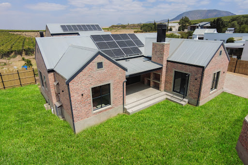 House with garden 2