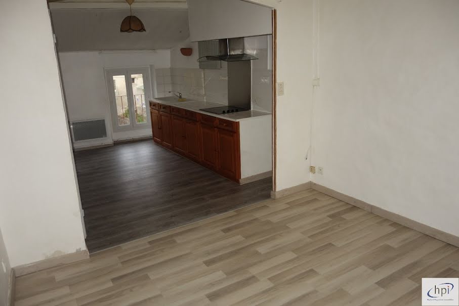 Location  appartement 2 pièces 56 m² à Saint-Affrique (12400), 459 €