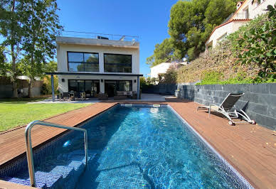 Property with pool 15