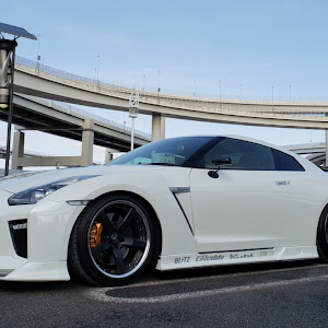 NISSAN GT-R