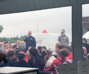 ? La folie à Drongen, où Guardiola attire la foule... et en rit