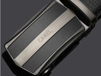 Camel heren leren riem met automatische gesp, rundleren riem, casual heren broekriem, combineert stijl en gebruiksgemak.