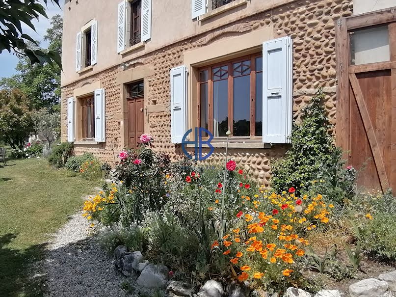 Vente propriété 12 pièces 395.06 m² à Porte-des-Bonnevaux (38260), 537 000 €