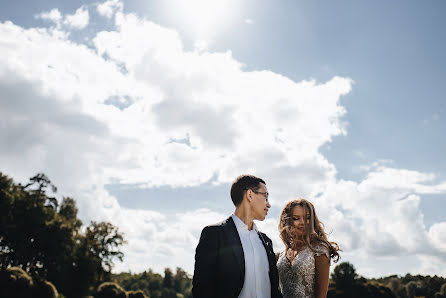 Fotógrafo de casamento Yuliya Esina (esinaphoto). Foto de 20 de abril 2017