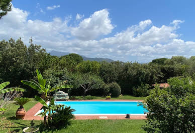 Villa avec piscine et terrasse 5