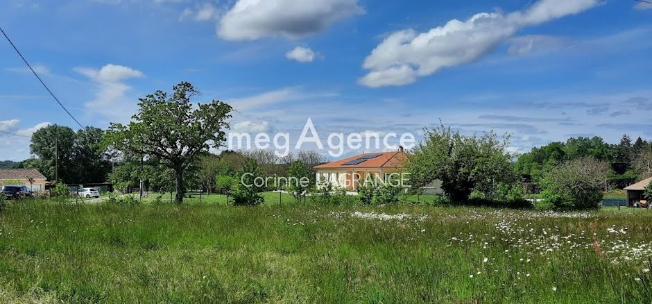 Vente terrain  2226 m² à Sorges et Ligueux en Périgord (24420), 28 000 €