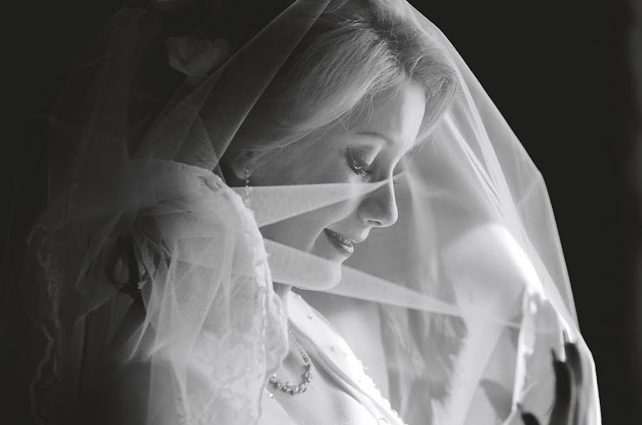 Wedding photographer Dmitro Lisyuk (dimontito). Photo of 27 January 2015