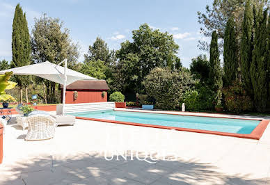 Maison avec piscine et jardin 6