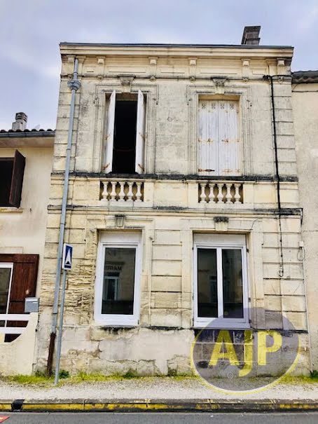 Vente maison 4 pièces 118 m² à Bégadan (33340), 87 000 €