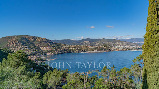 Maison avec piscine 3