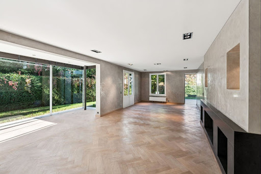 House with garden 4