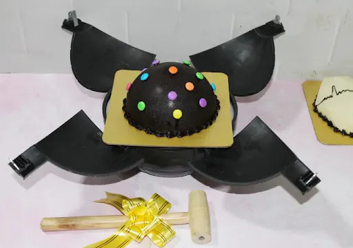 Bomb Cake Inside Chocolate Pinata Cake [eggless]