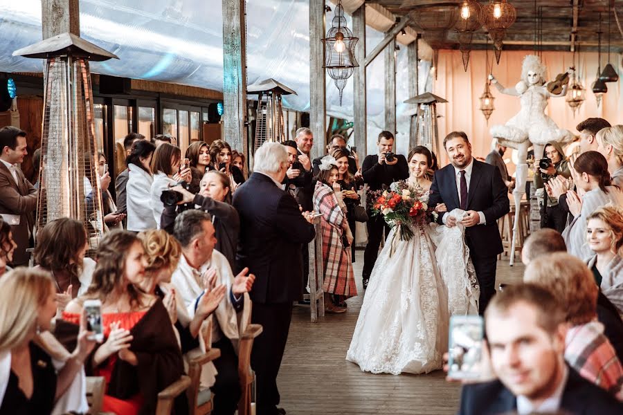 結婚式の写真家Sergey Rzhevskiy (photorobot)。2019 3月22日の写真