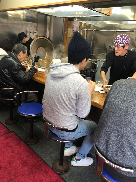 ハイエースバンの青島ラーメンに関するカスタム事例の投稿画像3枚目
