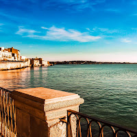 Everything is blue di 