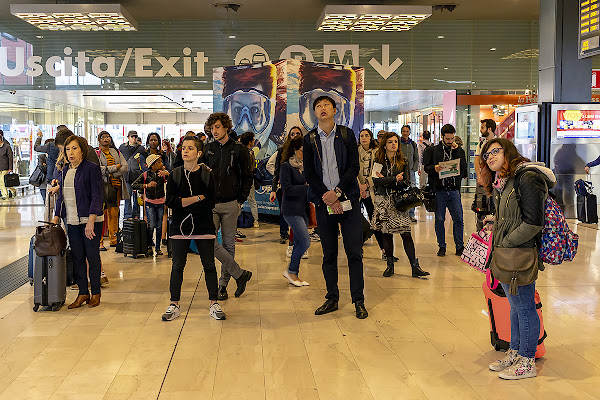 Attesa in stazione di Simone De Barba