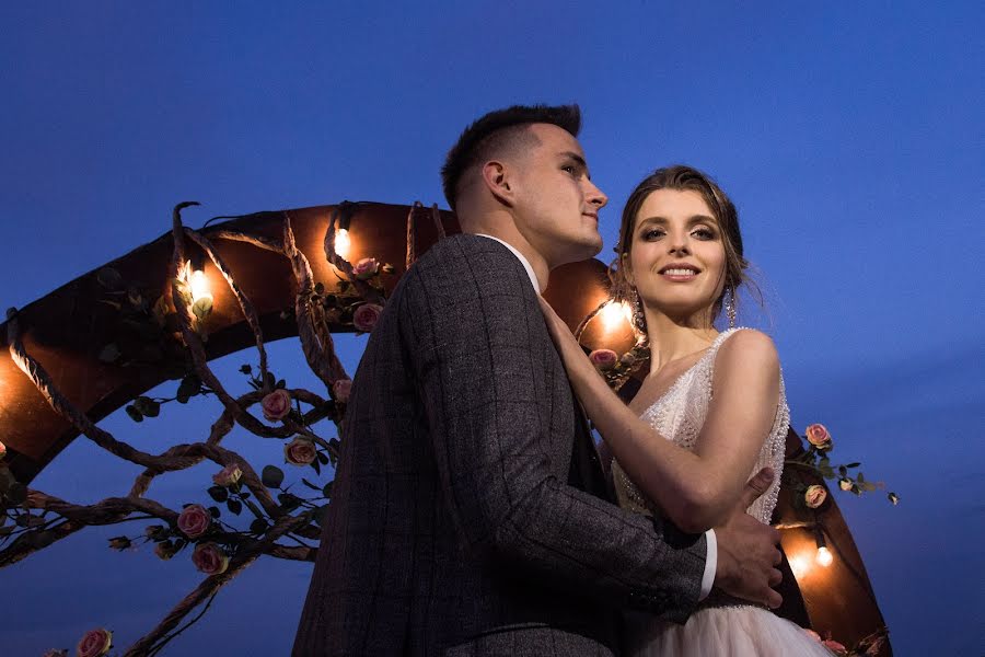 Fotógrafo de casamento Lyudmila Bartoshik (bartoshikphoto). Foto de 6 de julho 2018