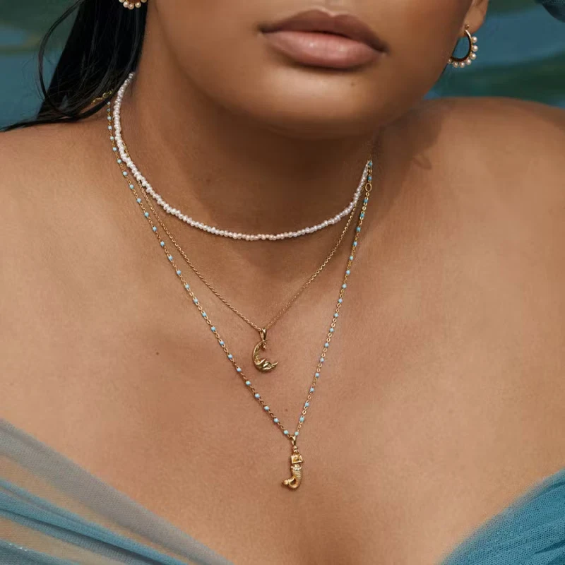 Kleine maan sleutelbeenketting voor dames Een elegante ketting perfect om je outfit op te fleuren. Een subtiele en stijlvolle toevoeging aan je sieradencollectie.