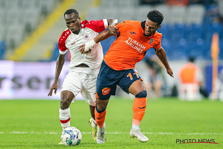 Voici les compos d'Antwerp-Istanbul Basaksehir : Van Bommel effectue deux changements 