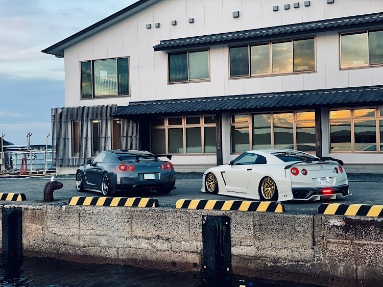 NISSAN GT-Rの波戸岬・呼子・唐津シーサイドホテル・ガレージライフ・箱ドンに関するカスタム事例の投稿画像4枚目