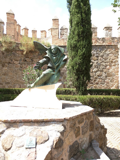 Estatua a Santa Teresa