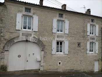 maison à Coulonges (16)