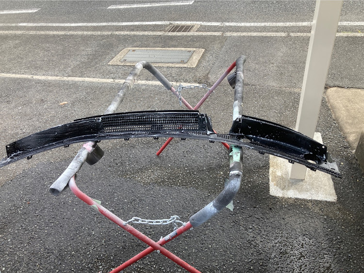 ステップワゴンスパーダのカウルトップ塗装に関するカスタム事例の投稿画像2枚目