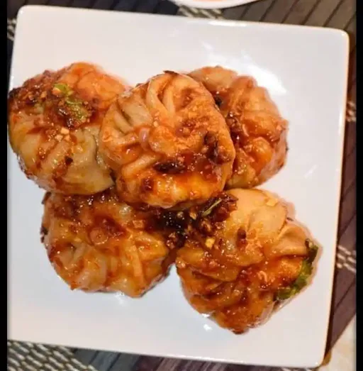 Veg Schezwan Momos [6 Pieces]