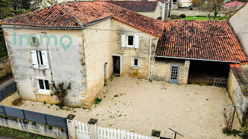 maison à Aigre (16)