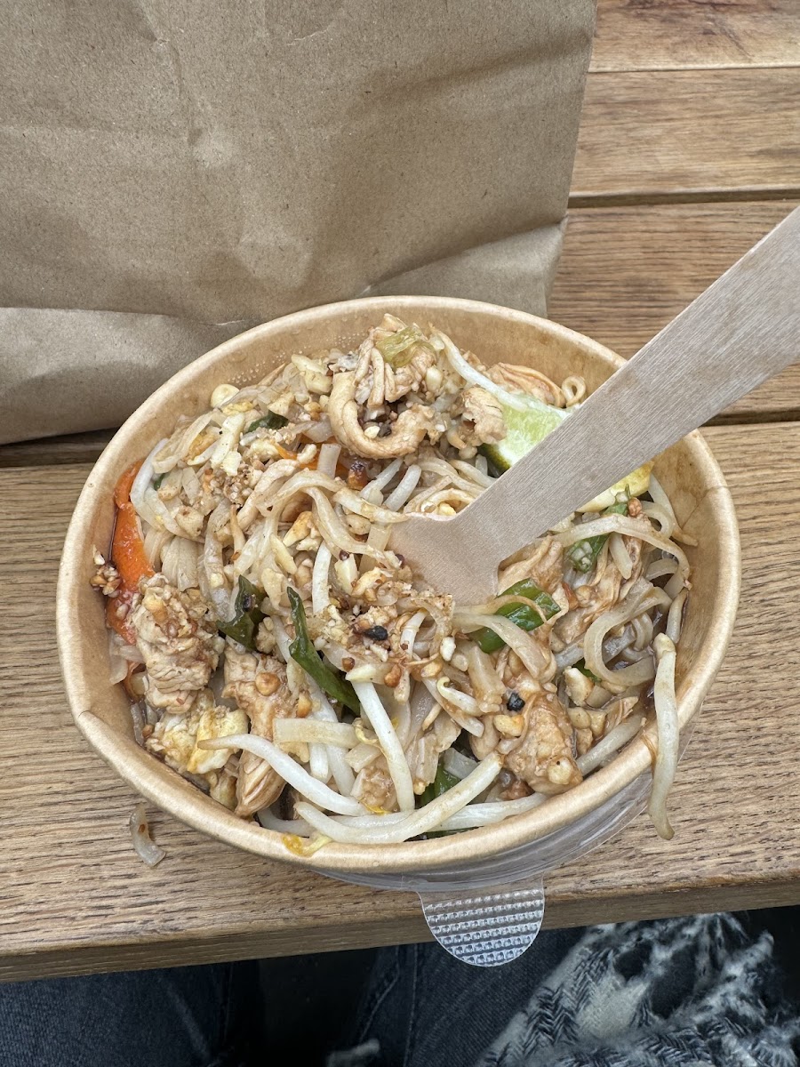 Chicken pad Thai