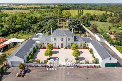 House with pool 5