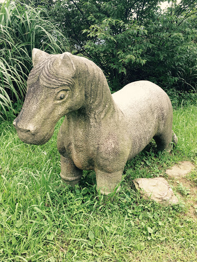 馬雕像