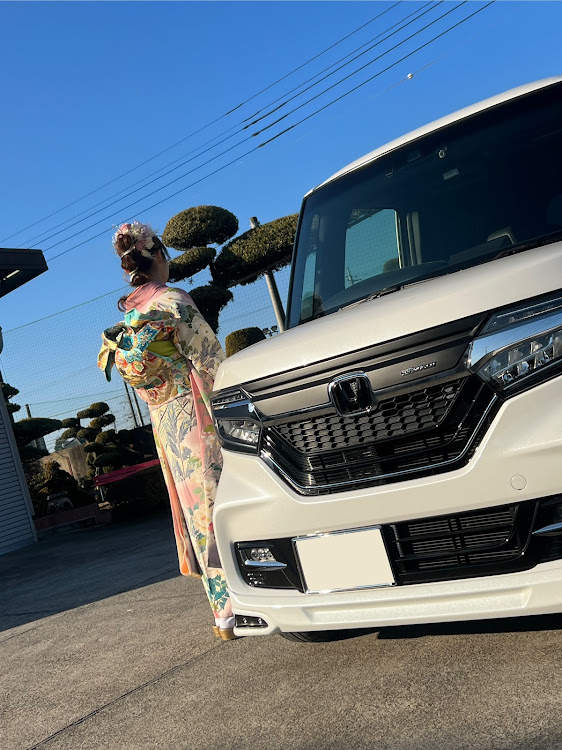 Nボックスカスタムのいつもイイね＆コメントありがとうございます😆・新成人の皆様おめでとうございます㊗️・愛娘に感謝・愛娘と愛車・愛娘の晴れ姿に関するカスタム事例の投稿画像4枚目