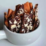 English Toffee with Dark Chocolate and Almond was pinched from <a href="http://www.bigoven.com/recipe/english-toffee-with-dark-chocolate-and-almond/453388" target="_blank">www.bigoven.com.</a>