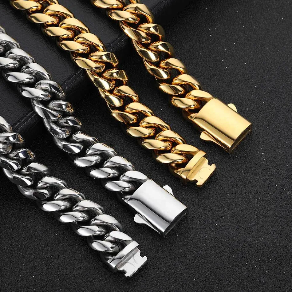 Roestvrijstalen Cuban Link kettingarmband voor heren, met veer sluiting. Titanium staal, duurzaam, trendy en perfect voor dagelijks gebruik.