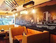 Cafe Befikre photo 4