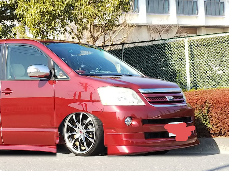 ノアの車高調整に関するカスタム事例の投稿画像1枚目