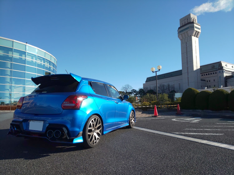 スイフトスポーツの初詣・鰻屋・昼呑みは贅沢に関するカスタム事例の投稿画像1枚目