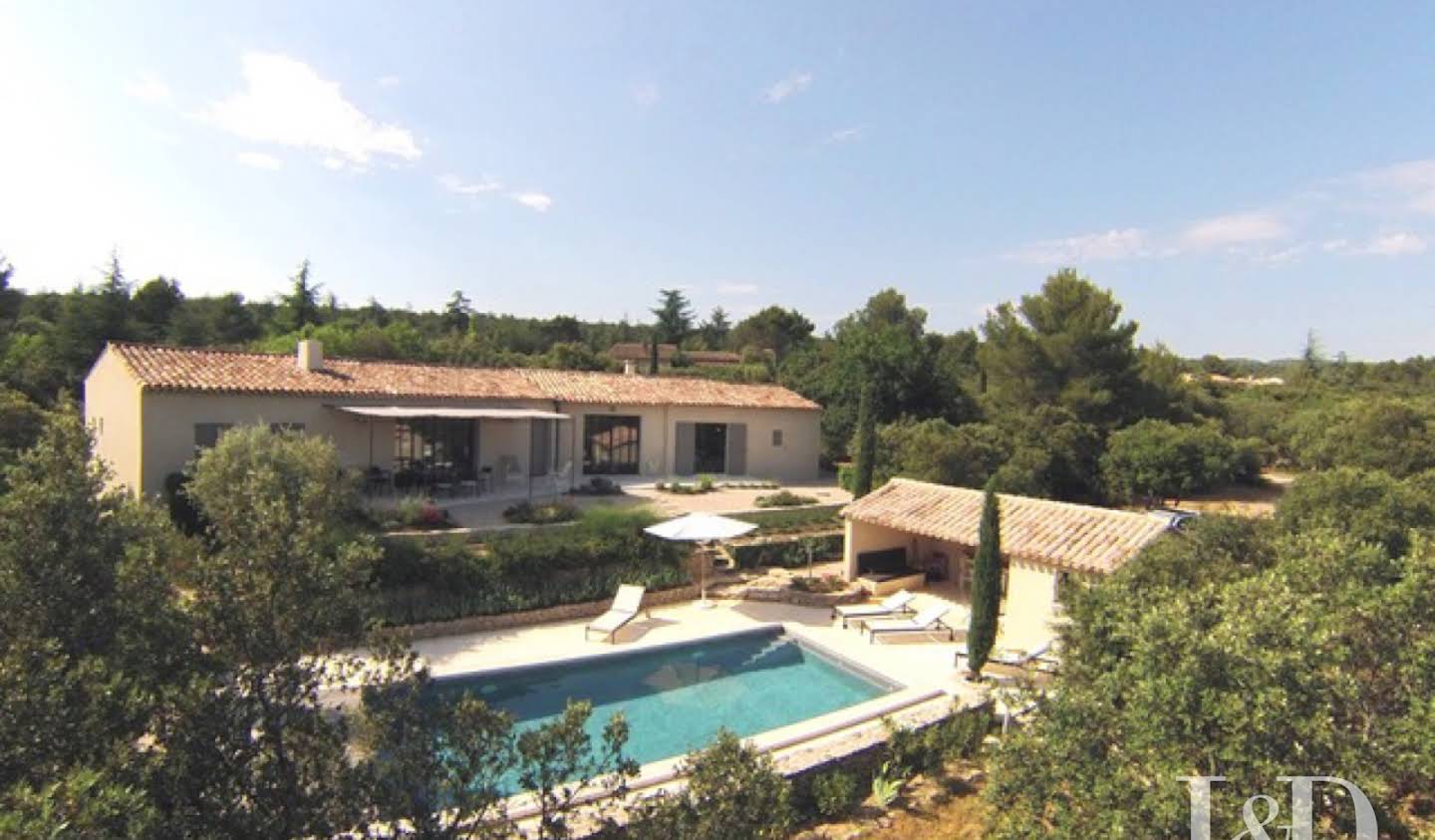 Villa with pool and garden Cabrières-d'Avignon